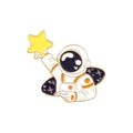 Spilla smaltata astronauta cartoon con stella gialla e mantello stellato - Astronauta che tiene una stella