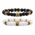 Set di braccialetti con perline e ciondoli a corona in pietra nera opaca e bianca lucida - Set A (Corona Opaca Bianca e Nera)
