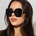 Vintage Übergroße Katzenaugen Sonnenbrille für Damen mit Strassbesatz und dunklen Gläsern - C01 Schwarz