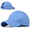 Detalle de gorra azul claro para coleta mostrando la abertura trasera y el cierre de velcro - Azul / Ajustable