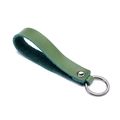 Portachiavi minimalista in vera pelle verde con rivetto in argento e anello - verde oliva