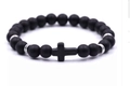 Bracciale di perle nere opache con un ciondolo a croce nera e distanziatori argentati - Distanziatore in argento pietra opaca