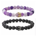 Conjunto de pulseras de cuentas de piedra volcánica de 8mm con dijes de corona de metal - Piedra Volcánica Negra y Ágata Craquelada Morada Corona Dorada Juego