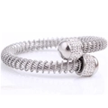 Brazalete rígido plateado de cable trenzado con bolas decoradas con cristales pavé - Color Acero