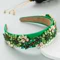Cerchietto barocco in raso verde con decorazioni in cristalli color smeraldo e fiori - Verde
