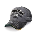Dettaglio del ricamo Rock Shark e trama vintage invecchiata su cappello in tela grigia - M (56-58cm) / grigio scuro