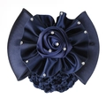 Dunkelblaues Haarnetz aus Satin mit Blume und Strasssteinen für Dutt-Frisuren - Blau mit Strass-Rose