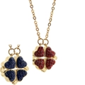 Roségoldene magnetische Kleeblatt-Halskette mit Herzen in Rot und Blau und Kristallen - Gold