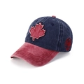 Dettaglio della toppa con foglia d'acero e ricamo Canada su cappello in cotone lavato - M (56-58cm) / Blu Navy Rosso
