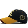 Berretto da baseball bicolore nero e zenzero con ricamo R 3D dorato e toppa laterale - Regolabile / Nero/Giallo Zenzero