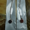 Magnetische vierblättrige Kleeblattkette in Roségold mit schwarzen und roten Kristallen - Roségold