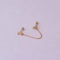 Golden double piercing earring with connecting chain and sparkling zircon stones - 2# Bar Row Style / Gold