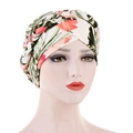 Turbante da donna con stampa floreale tropicale e nodo intrecciato su sfondo bianco - Beige Foglie
