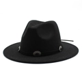 Détail du chapeau fedora noir en laine avec des ornements métalliques argentés sur le ruban - M (56-58cm) / Noir
