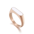 Minimalistischer Ring aus Roségold-Edelstahl mit rechteckiger weißer Einlage und Mattierung - US 6 / Roségold Weißer Stil (KR101360-KFC)