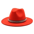Chapeau fedora en laine rouge avec ruban noir orné de clous carrés argentés élégants - Rouge Orangé