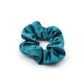 Elastico per capelli in raso blu pavone con finitura lucida e design a pieghe elegante - Ciano