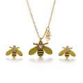 Juego de joyas abeja de acero de titanio con collar dorado y pendientes de circón - Color Dorado (KS117211-KSP)