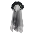 Nahaufnahme des gotischen Haarreifs mit schwarzen Rosen und Netzschleier für Halloween - Schwarz