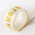 Nastro di Natale bianco con stampa a schiuma dorata glitterata e testo Happy Holidays su raso - 2 Cm*25 Iarde; Nastro Bianco Natalizio Hoho In Schiuma Dorata Permanente * Larghezza 15 Mm Lunghezza Circa 23