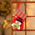 Weihnachtsstrumpf mit Schneemann Motiv, rot-grünem Streifenrand und festlichem Schild - Kleine goldene Buchstabensocke (Schneemann)