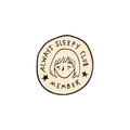 Spilla smaltata Always Sleepy Club con personaggio stanco in un distintivo tondo in lega - Always Sleepy Club Ragazza Stanca