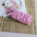 Vue détaillée de grappes de baies artificielles roses pour décorations florales DIY - 144 Pièces/Sac / Rose Clair