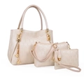 Set borse da donna tre pezzi bianco perla con goffratura geometrica e ciondolo a farfalla - Bianco Sporco