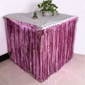 Detailansicht der rosa Metallic-Fransen-Tischschürze für Party-Dekorationen - Feiner Fransen-Tischrock / 75*275cm / Rosa
