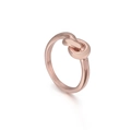Eleganter 18K Roségold plattierter Edelstahl-Knotenring für Damen auf weißem Grund - US 6 / Roségold