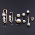Lot de 6 broches dorées anti-exposition avec perles blanches et strass brillants - Ensemble No.11