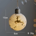 Weihnachtskugel mit Schneeschaum-Textur und goldener Rentier-Silhouette, 8x10cm Größe - Weißer Rentier-Stil (B)