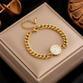 Pulsera de cadena gruesa dorada de acero inoxidable con colgante de moneda de la Reina - Estilo de Moneda de la Reina Isabel (B716)