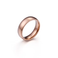Minimalistische roségouden titanium stalen ring met gepolijste afwerking en 45 graden aanzicht - US 7 / Herenstijl (KR43440-K)