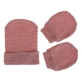 Dettaglio del cappello neonato a righe rosse e bianche con muffole coordinate in maglia - A righe rosse e bianche