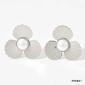 Orecchini a tre petali d'argento con perla bianca centrale dal design moderno elegante - Stile Perla Petalo a Forma di Ventaglio Argentato (PDE841)