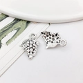 Ciondolo grappolo d'uva argento antico per bracciali e collane fai-da-te - Uva in argento antico