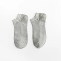 Men's low-cut light grey vertical striped socks with reinforced ribbed cuffs - One Size / Light Gray