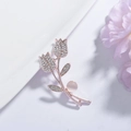 Elegante spilla a tulipano in oro rosa con cristalli scintillanti e pietra occhio di gatto - Tulipano Oro Rosa