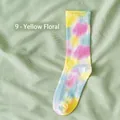 Vibrant yellow and blue tie-dye crew socks in ribbed cotton with trendy street style - Yellow