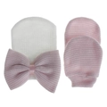 Detalle del gorro de punto para bebé con lazo rosa y mitones a juego suaves - Gorro Blanco Lazo Rosa Mitones Rosas