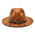 Dettaglio del cappello fedora con motivo a serpente marrone e fascia di perline colorate - M (56-58cm) / Cachi