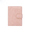 Protège-passeport RFID en cuir rose grainé avec bouton pression et design mince - Rose