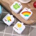 Mini tragbare Gewürz-Quetschflaschen mit niedlichen Zeichentrickmustern für Bento - Weiße Quadratische Boxen 4er Set
