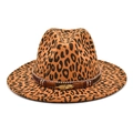 Cappello fedora in lana leopardata con fascia di perline e ciondolo a piuma d'oro - Cachi