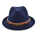 Sombrero fedora clásico de fieltro azul oscuro con ala ancha y cinta bohemia de pluma - M (56-58cm) / Azul marino