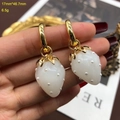 Dettaglio orecchini a fragola con perle che mostra le dimensioni 17mm x 46,7mm - Orecchini a Fragola Bianca / Bianco