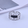 Anillo retro de acero inoxidable con esmalte negro y banda abierta ajustable - Abierto Ajustable / Color Acero (Esmalte Negro)