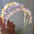Handgefertigte Haarbänder aus goldumwickelten Naturkristallen in Gelb Lila und Rosa - Amethyst Golddraht Gold Stirnband