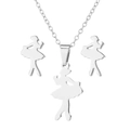 Set collana e orecchini a perno con ballerina in acciaio inossidabile su fondo bianco - Argento